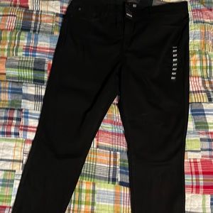 NWT black Torrid Bombshell skinny jeans